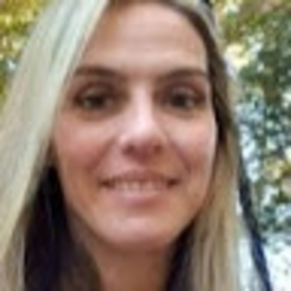 Meet your Posher, Daniela - Picture 1 of 1